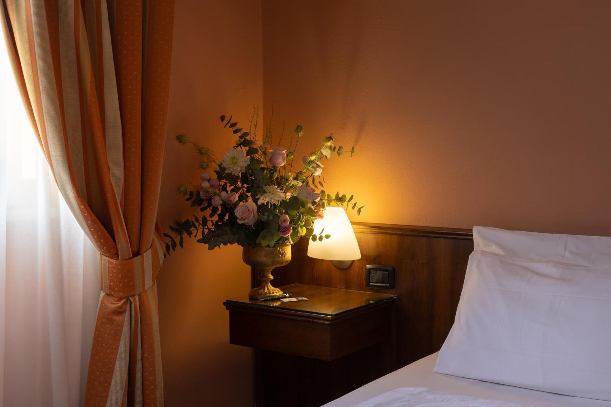 Hotel Lucrezia Borgia Ferrara Exterior photo